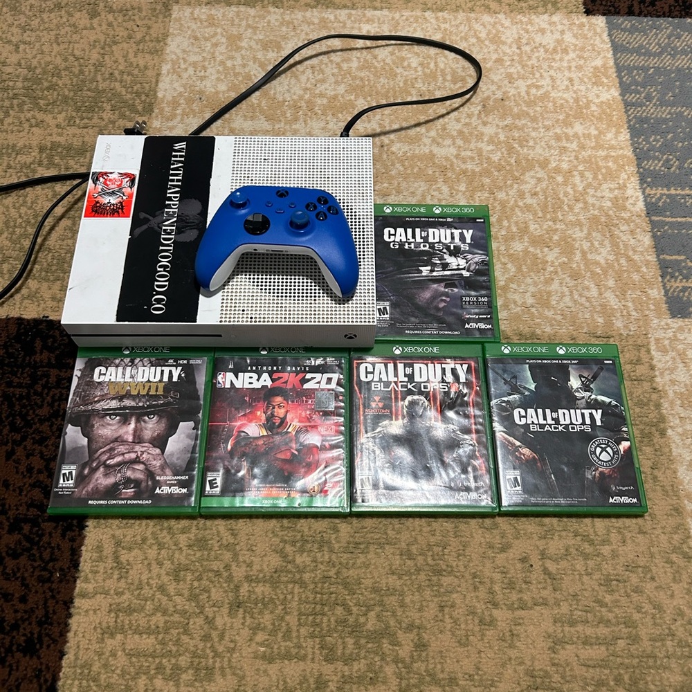 White Xbox One With Bundle